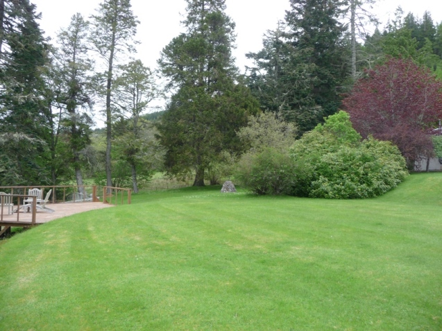 Boleskine House yard